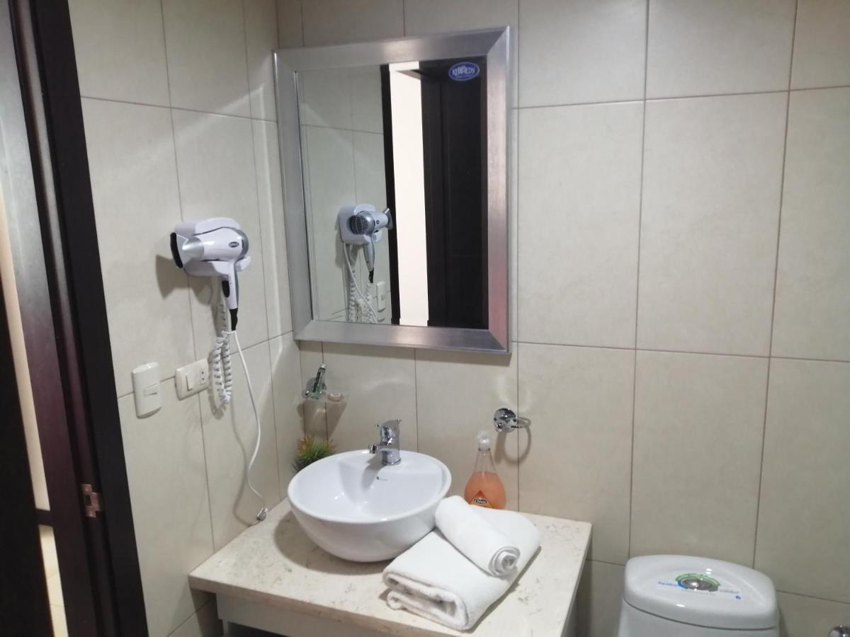 Puerto Santa Ana Suites Гуаякуил Екстериор снимка