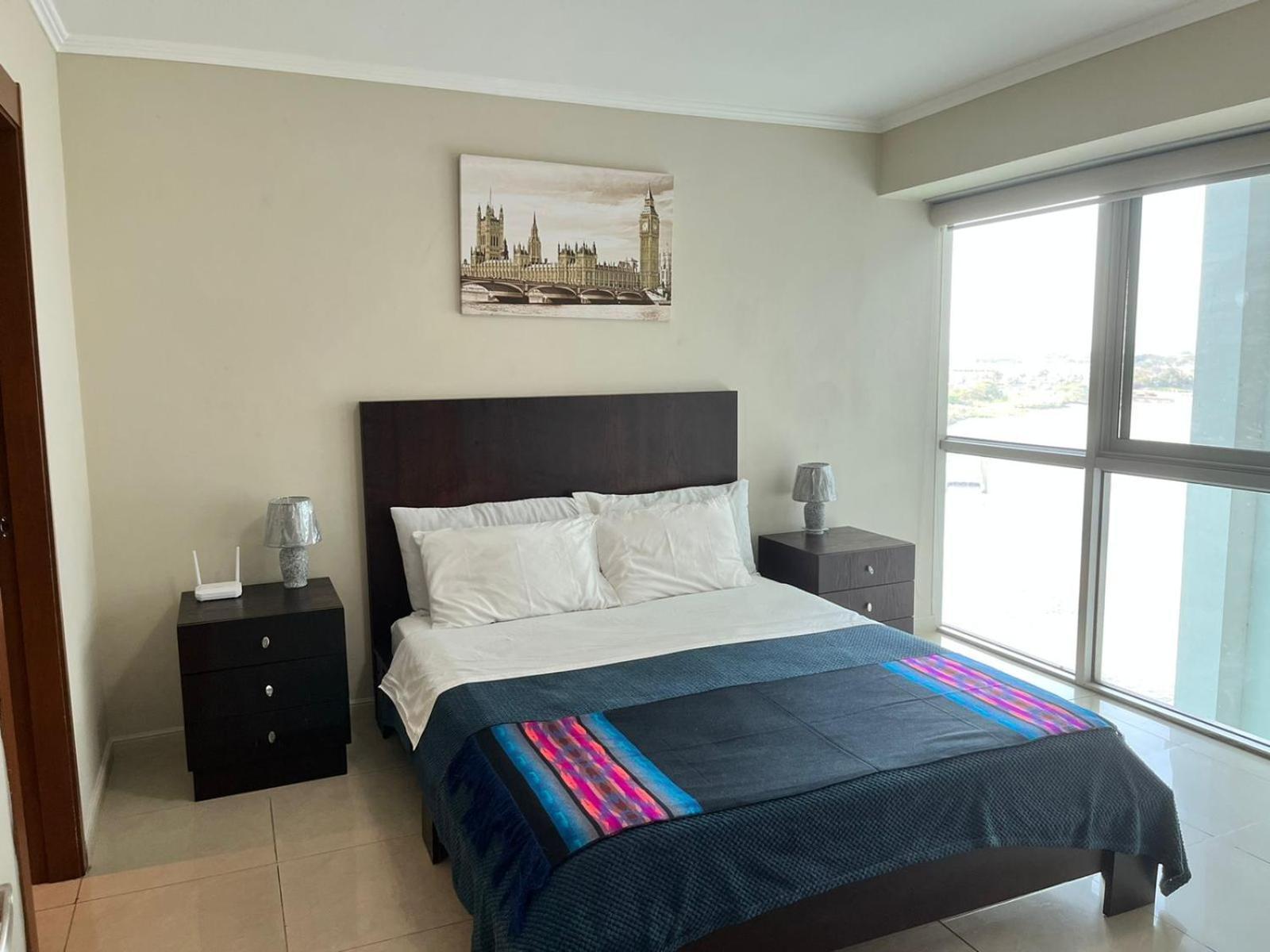 Puerto Santa Ana Suites Гуаякуил Екстериор снимка
