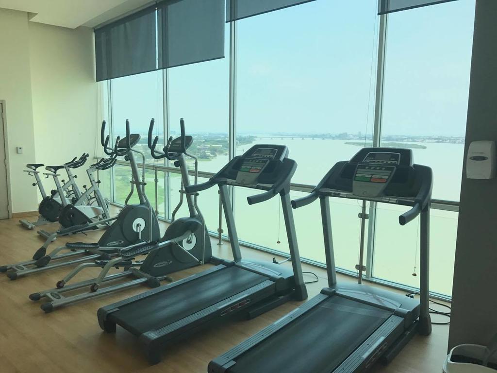 Puerto Santa Ana Suites Гуаякуил Екстериор снимка