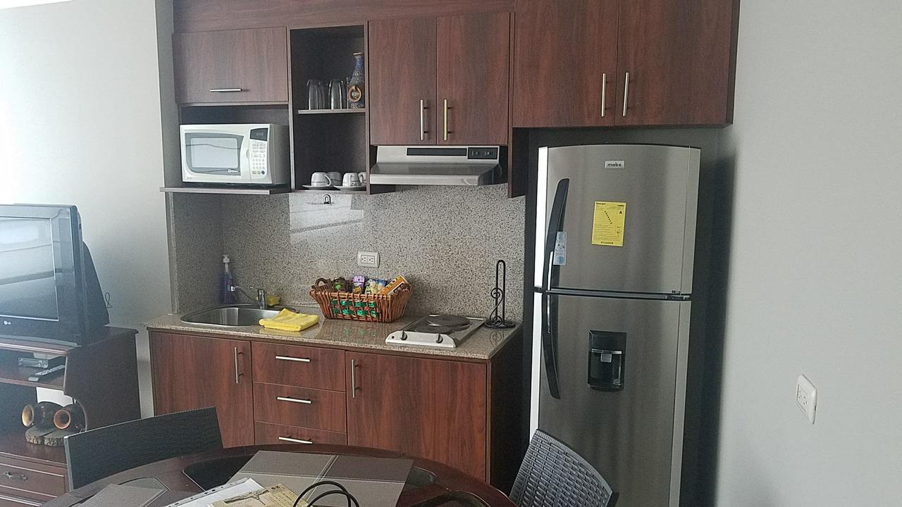 Puerto Santa Ana Suites Гуаякуил Екстериор снимка